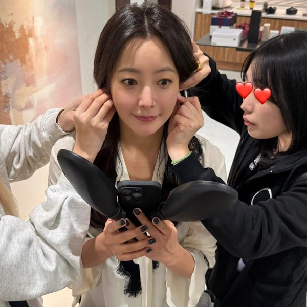 Popular photo full of fans’ love for Kim Heesun