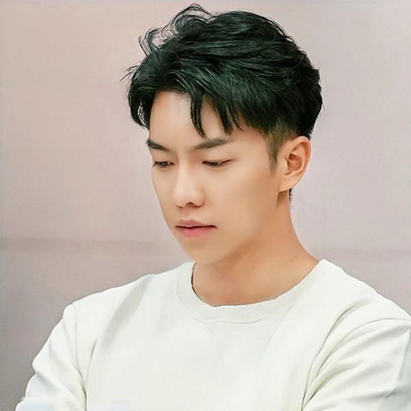 The most loved look of Lee Seunggi today