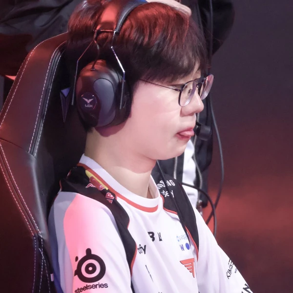 Today’s standout profile photo of Doran on Choeaedol Celeb