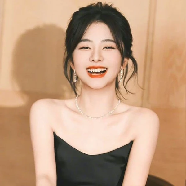 Popular photo full of fans’ love for Tan Song Yun