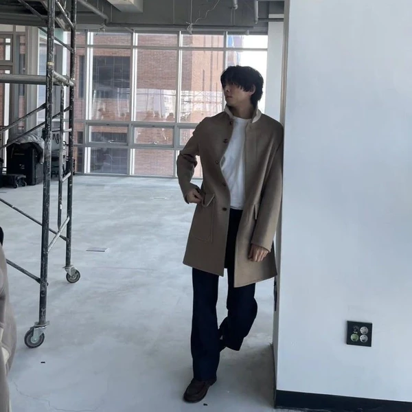 Foto populer Gong Yoo yang penuh cinta dari penggemar