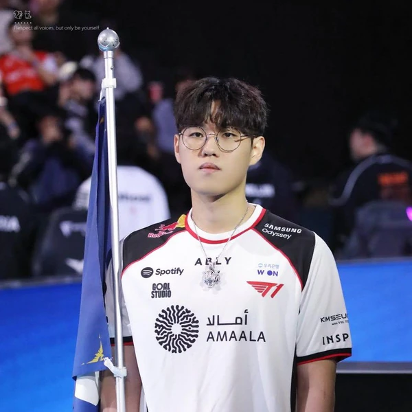 Popular photo full of fans’ love for Oner