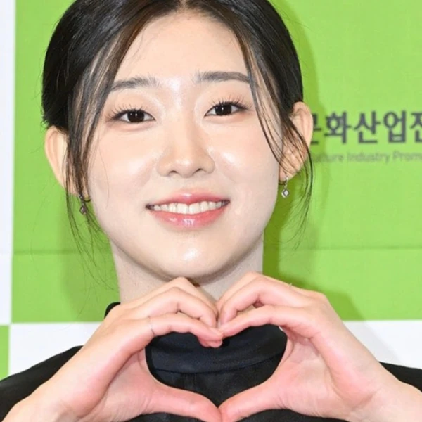 Popular photo full of fans’ love for Han Yeji