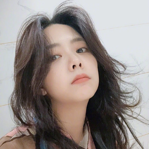 Popular photo full of fans’ love for Tan Song Yun