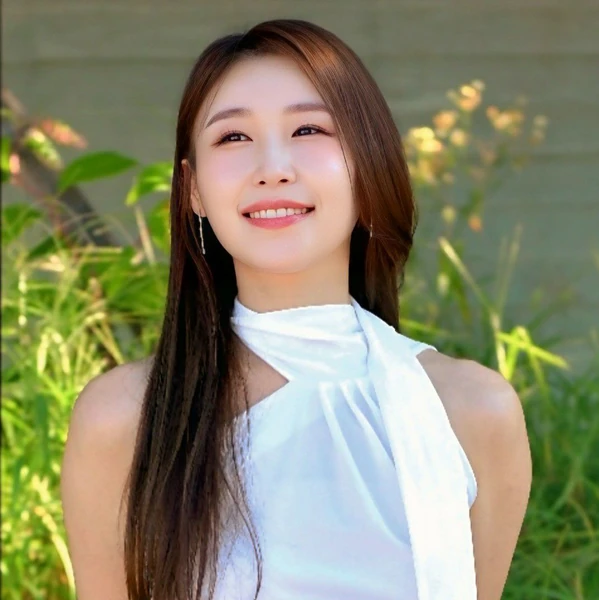 Top moment of Lee Sona chosen by fans