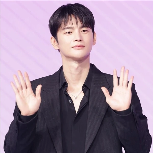 Penampilan Seo Inguk yang paling disukai hari ini