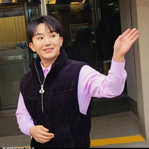 Popular photo full of fans’ love for Nam Seungmin