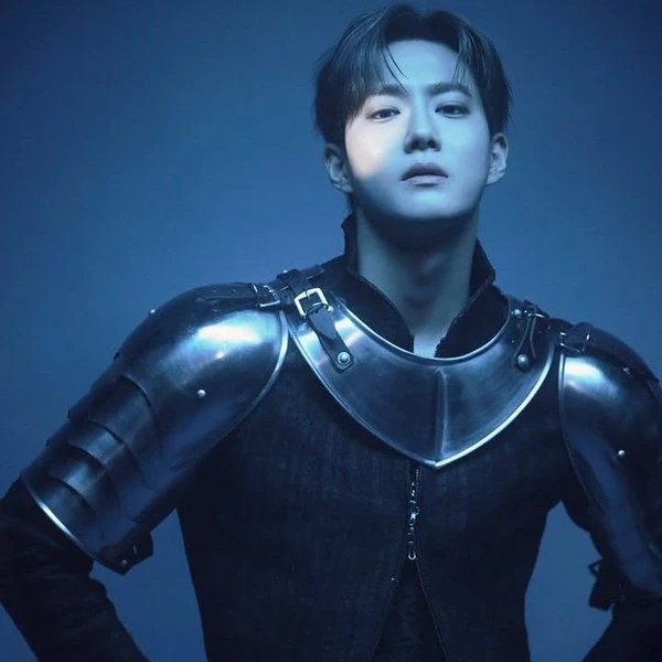 The most loved look of Suho today