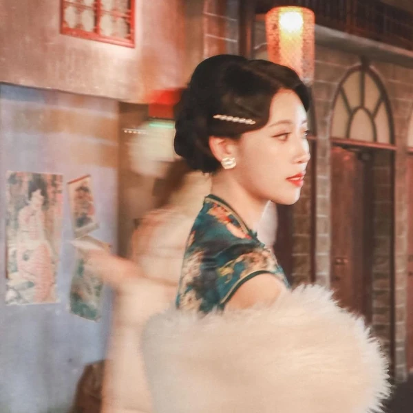 Foto populer Lee Mijoo yang penuh cinta dari penggemar