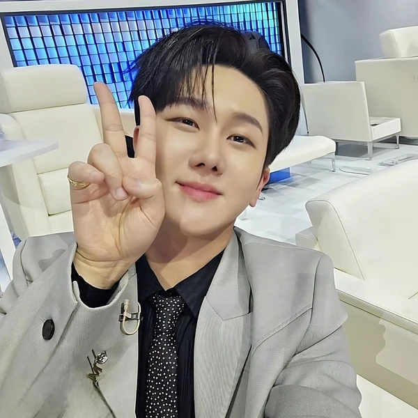 오늘 가장 사랑받은 김수찬의 모습