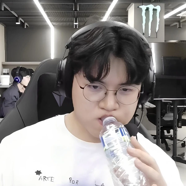 Momen gemilang Gumayusi yang dibuat oleh fandom