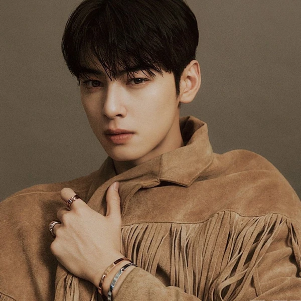 Popular photo full of fans’ love for Cha Eunwoo
