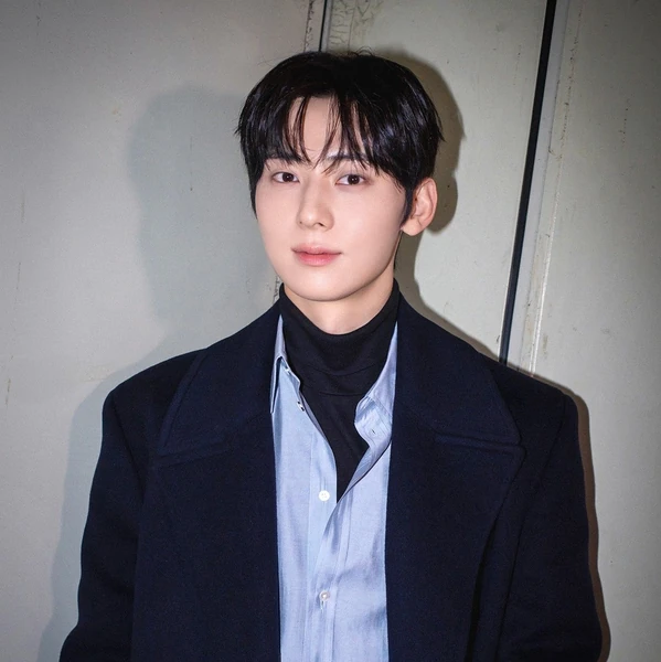 Penampilan Hwang Minhyun yang paling disukai hari ini