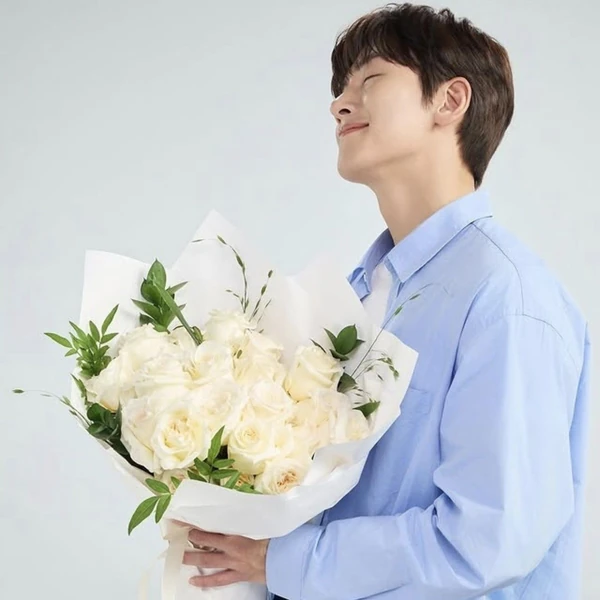 今天最受喜爱的池昌旭模样