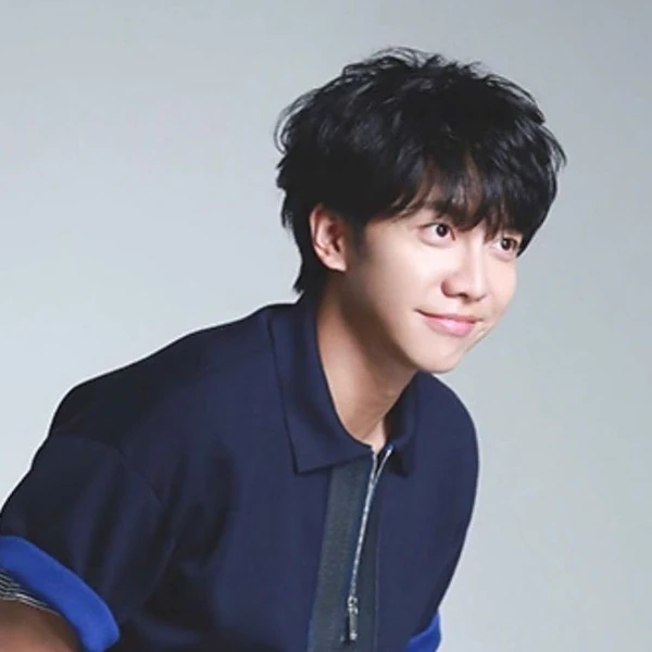 Penampilan Lee Seunggi yang paling disukai hari ini
