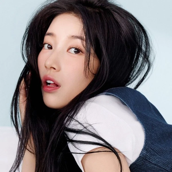 今天最受喜愛的裴秀智模樣