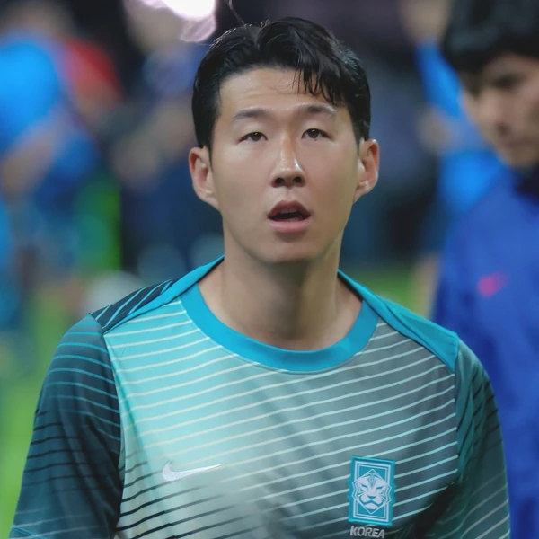 Foto populer Son Heungmin yang penuh cinta dari penggemar