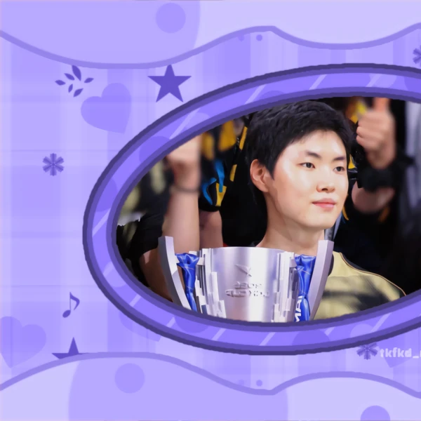 Today’s standout profile photo of Chovy on Choeaedol Celeb