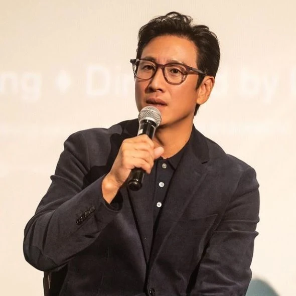 今天最受喜愛的Lee Sunkyun模樣