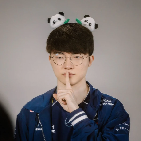 Postingan banner paling populer di komunitas Faker