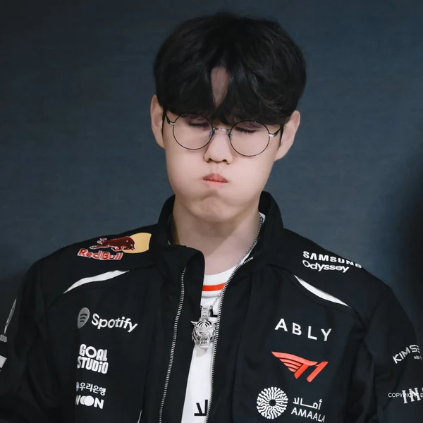 Today’s standout profile photo of Oner on Choeaedol Celeb