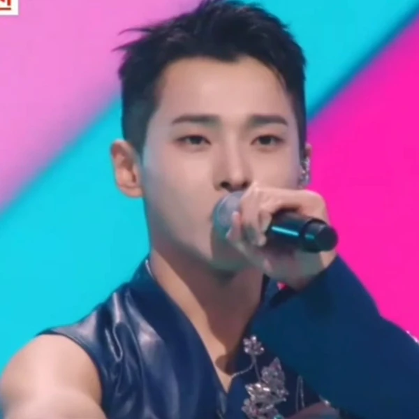 Popular photo full of fans’ love for Seong Ri