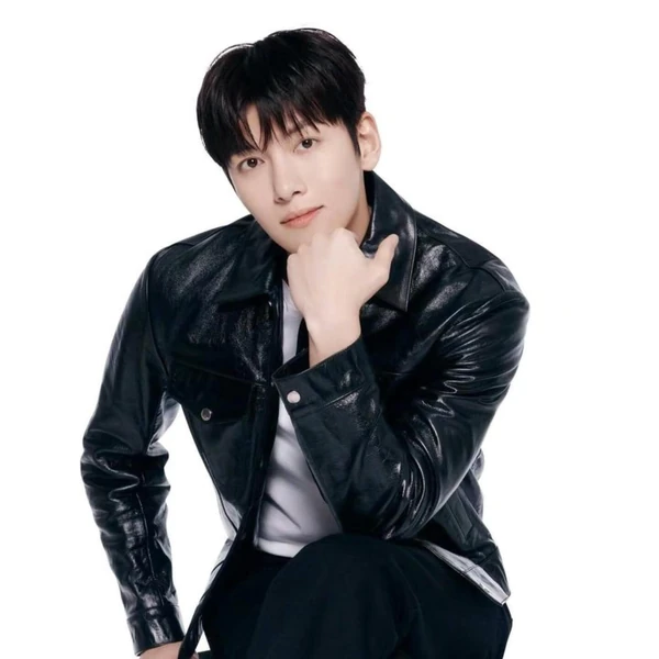 チ・チャンウクへのファンの愛が詰まった人気写真