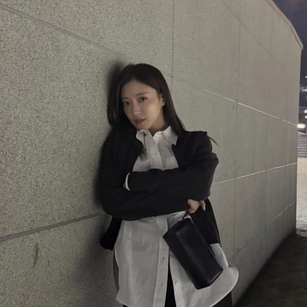 Popular photo full of fans’ love for Lee Seyoung