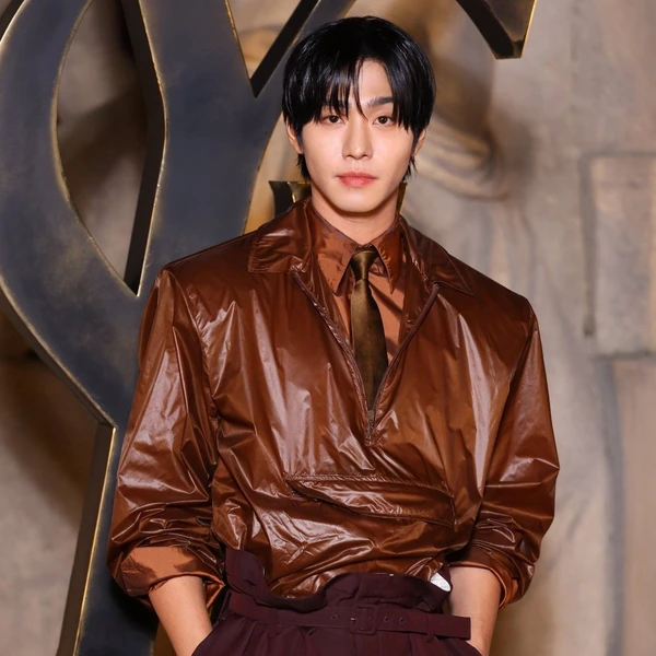 今天最受喜爱的安孝燮模样