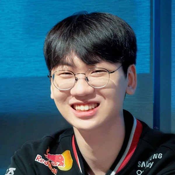 Today’s standout profile photo of Doran on Choeaedol Celeb