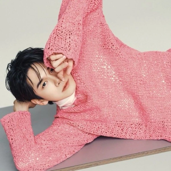 充满粉丝爱意的邕圣祐人气照片