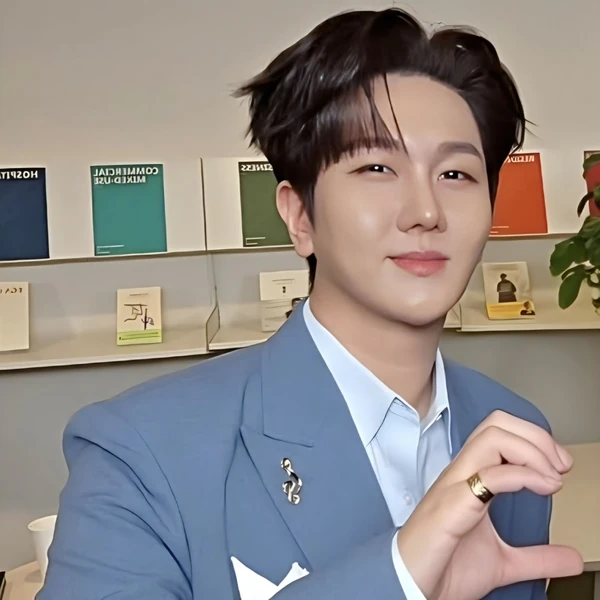 Popular photo full of fans’ love for Kim Soochan