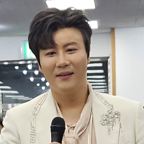 오늘 가장 사랑받은 진해성의 모습