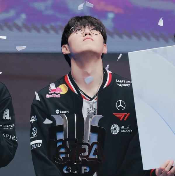 투표로 선정된 오너의 인기 프로필 이미지