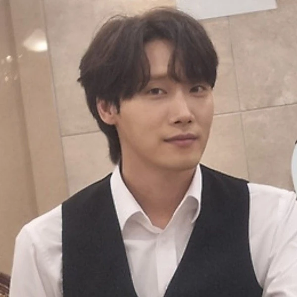 充滿粉絲愛的Choi Woojin人氣照片