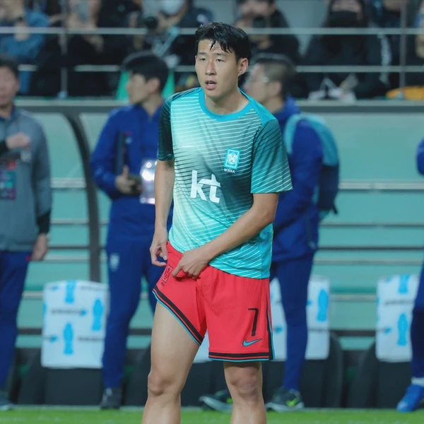 Foto profil populer Son Heungmin yang disukai penggemar