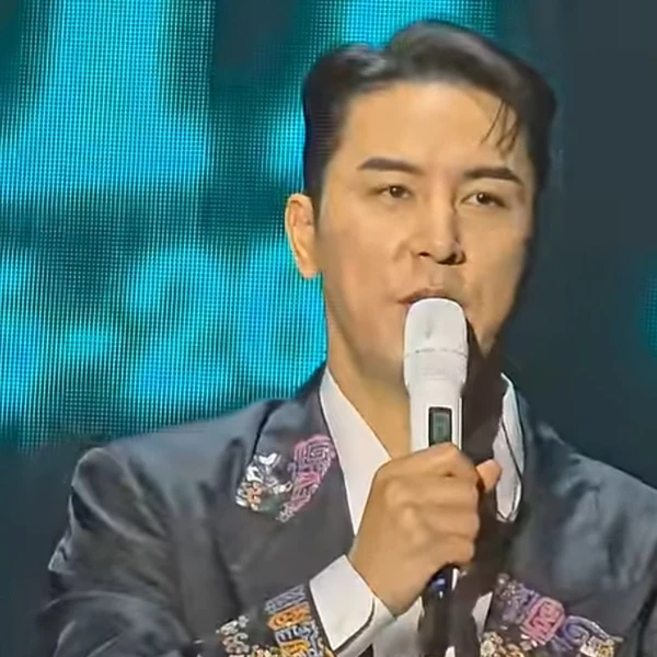 充满粉丝爱意的张民好人气照片