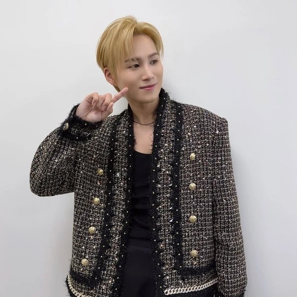 充滿粉絲愛的金熙栽人氣照片