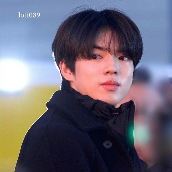 Foto profil populer Cha Junhwan yang dipilih melalui voting