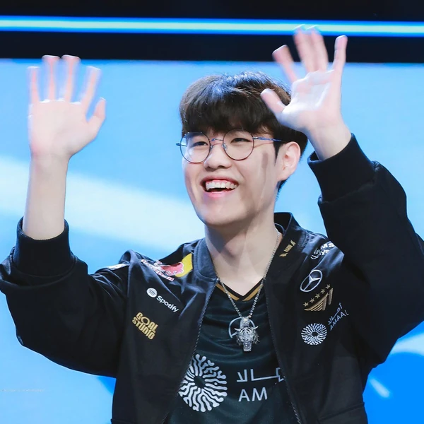 Foto profil terbaik Oner hari ini di Choeaedol Celeb