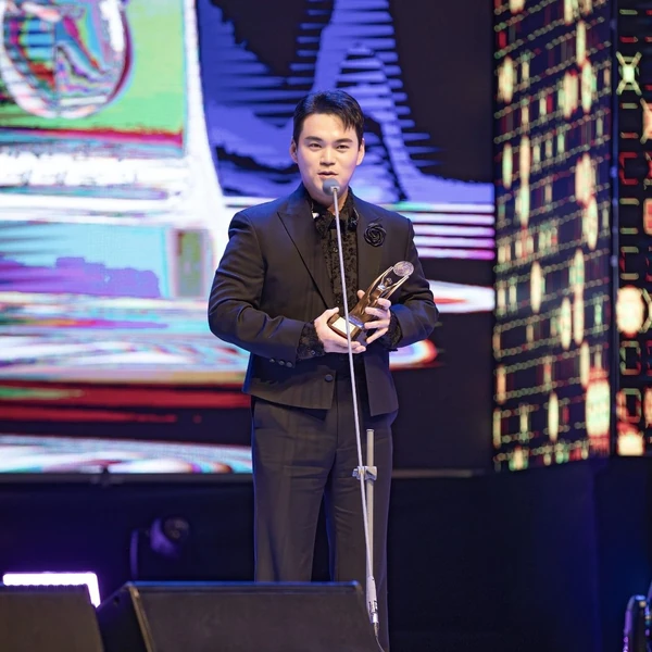 充满粉丝爱意的天鹿潭人气照片