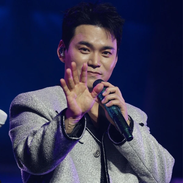 充满粉丝爱意的天鹿潭人气照片