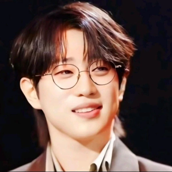 今天最受喜爱的安成勋模样