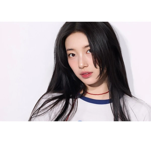 The most loved look of Bae Suzy today