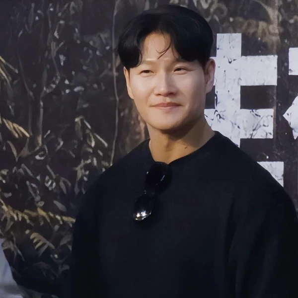 今天最受喜爱的金钟国模样