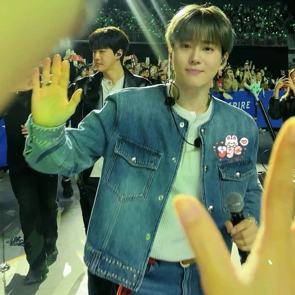 今天最受喜爱的Suho模样