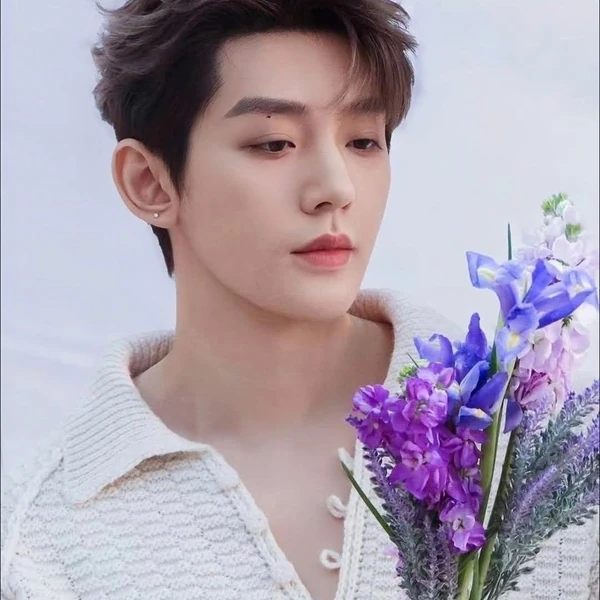 Popular photo full of fans’ love for Deng Wei