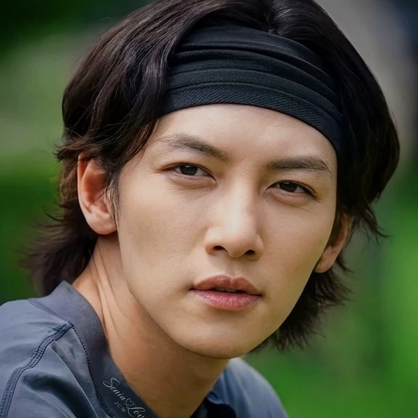 今天最受喜爱的池昌旭模样