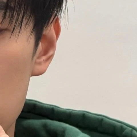 Popular photo full of fans’ love for Park Seoham