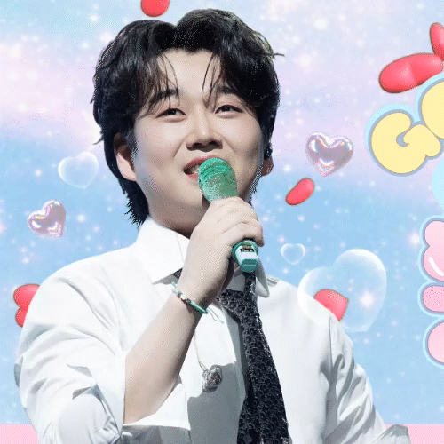 Popular photo full of fans’ love for Hwang Youngwoong